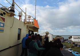 Alumnos en cubierta del Buque Oceanográfico ARA Puerto Deseado.